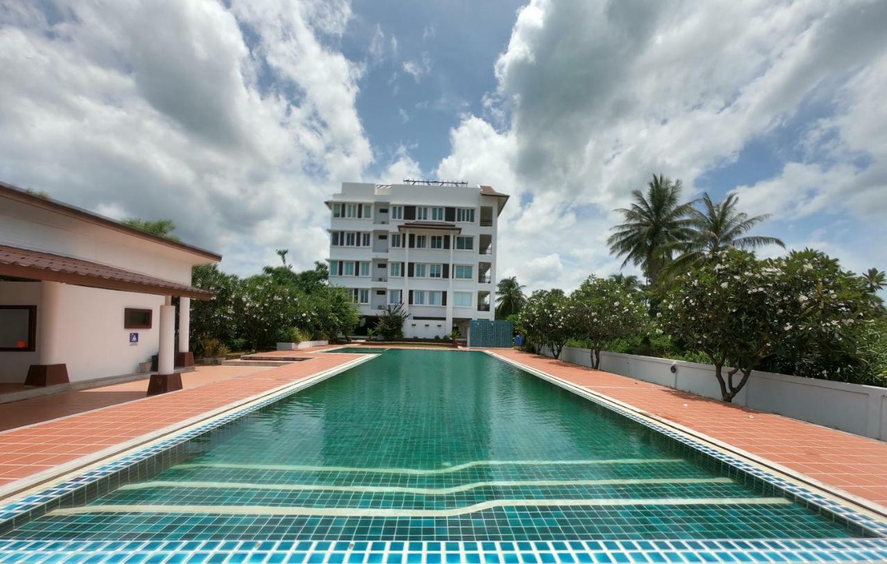Khanom Sea Breeze Apartment Exterior photo